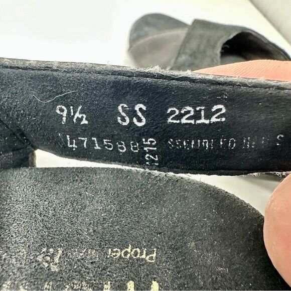 Munro Suede Heeled Sandals- Size 9.5 - Picture 13 of 15